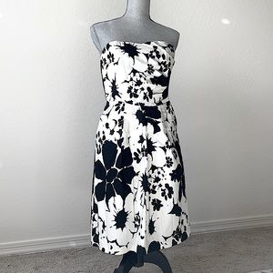 The Limited Black and White off the shoulder dress size 10 with pockets